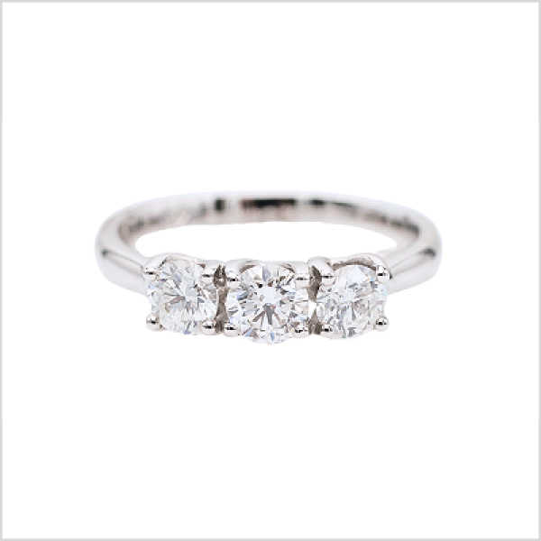 Anello Trilogy in oro bianco con diamanti naturali